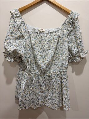 Hayden Los Angelos Floral Puff-Sleeve Peplum Blouse in Floral Print